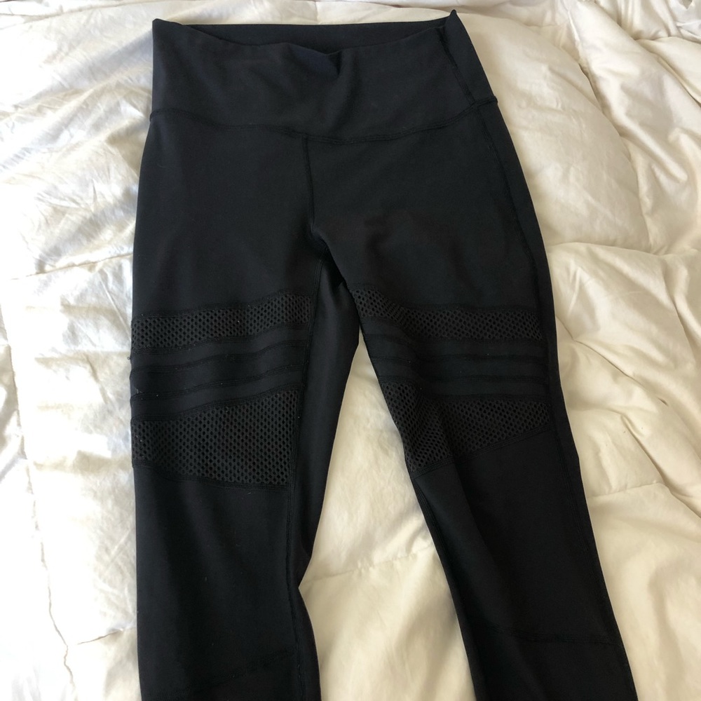GREAT LuLulemon Mesh Leggings